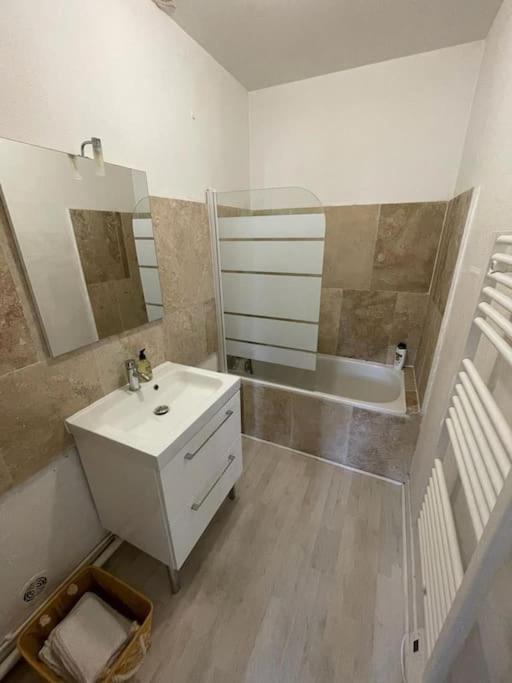 Appartement Avec Terrasse, Parking Gratuit เปรีเกอ ภายนอก รูปภาพ
